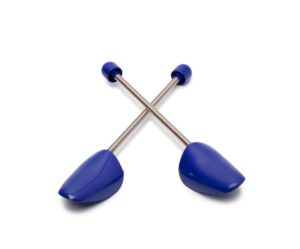 Two blue plastic spiral shoe trees with metal springs are placed in a crossed position on a white background, ideal for maintaining shape while avoiding the need to use wooden alternatives.