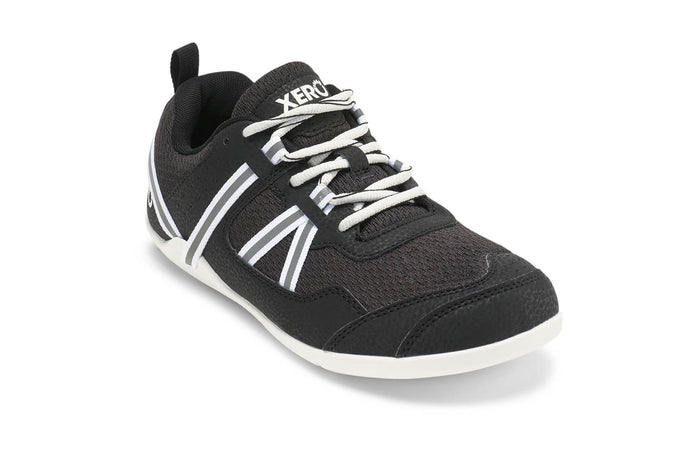 The Xero Shoes Prio Women’s offers a minimalist, low-profile design with top features like white laces, detailed accents, and a sleek white sole. Enjoy the benefits of comfort and style with the visible Xero branding on the tongue.